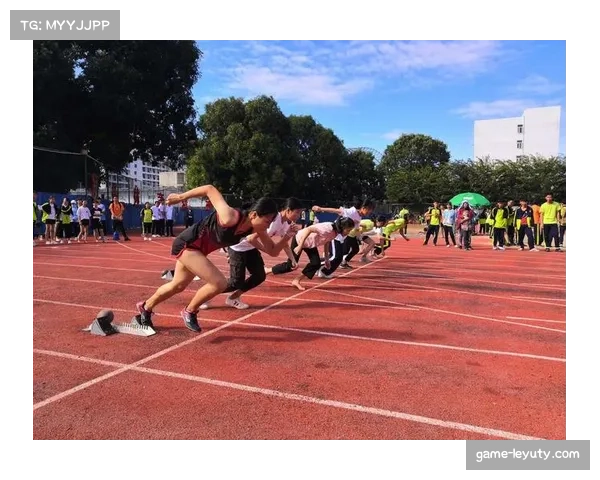 人物聚焦：聋人垒球运动员萨拉·李的追梦故事，她如何成为大学队主力